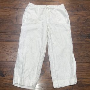 Liz Claiborne White Capri Pants Lightweight Summer Essential
